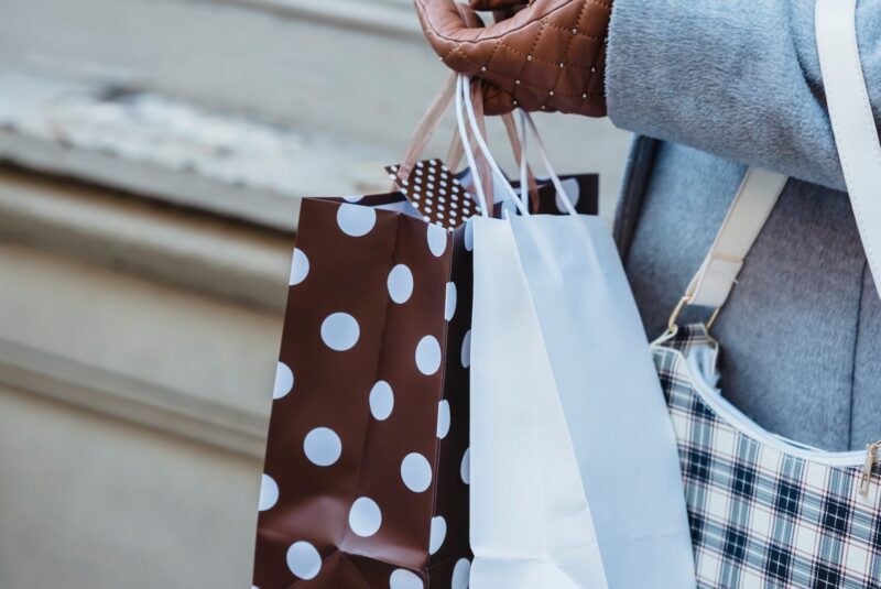 COMO CAPTAR NUEVOS CLIENTES POR INTERNET PARA LLEVARLOS A LA TIENDA FISICA